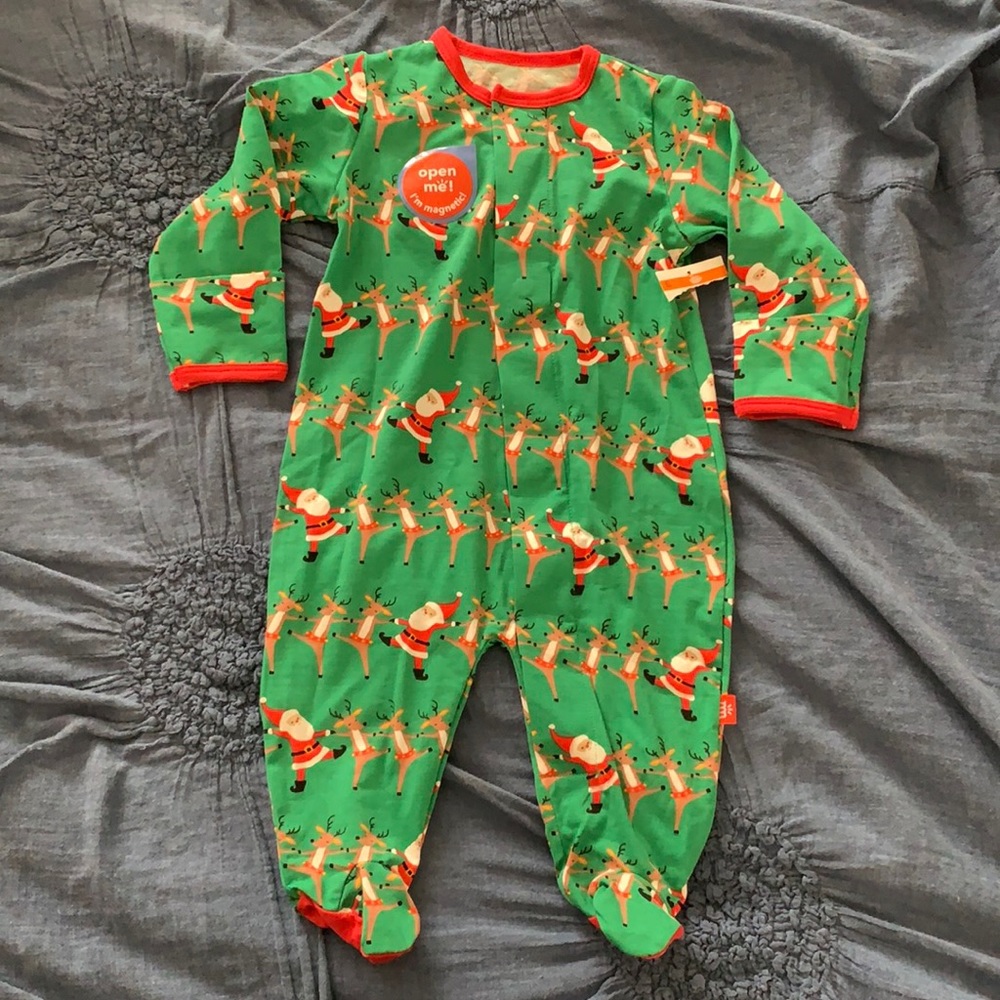 Magnetic me 0-3 months 8-12 pounds Christmas